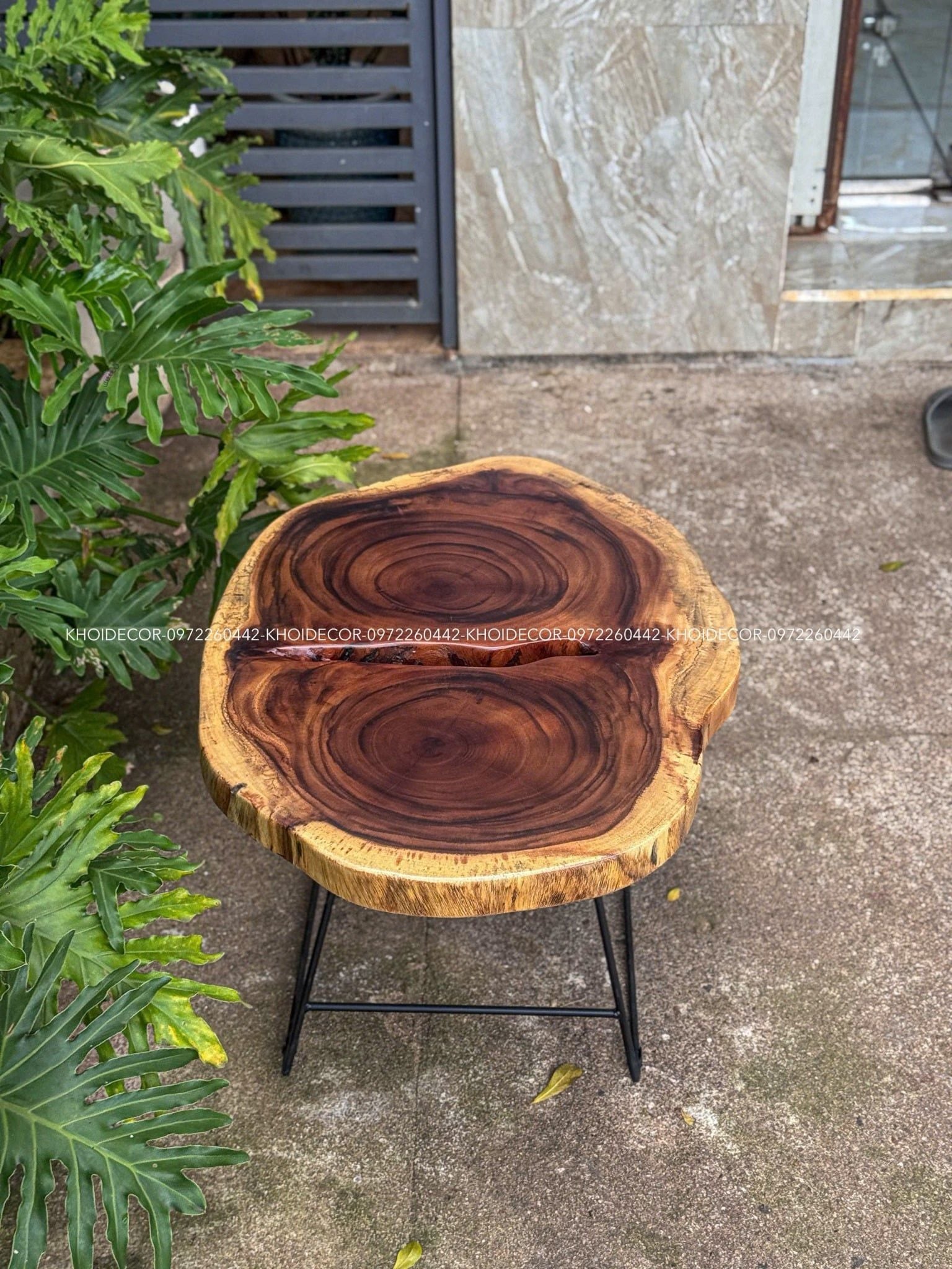  BÀN GỖ ME TÂY 77 x 58 x 5 cm 