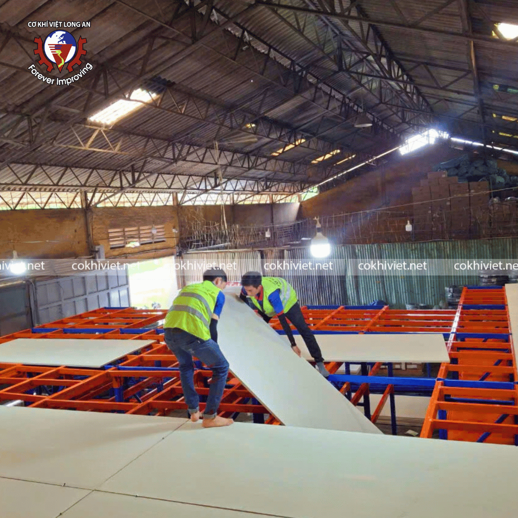  Kệ sàn cho kho hàng ngành ô tô 