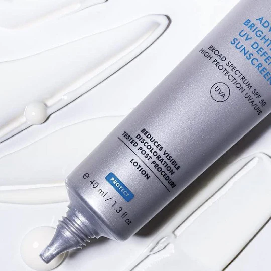 Kem chống nắng làm sáng da Skinceuticals Advanced Brightening UV Defense SPF 50