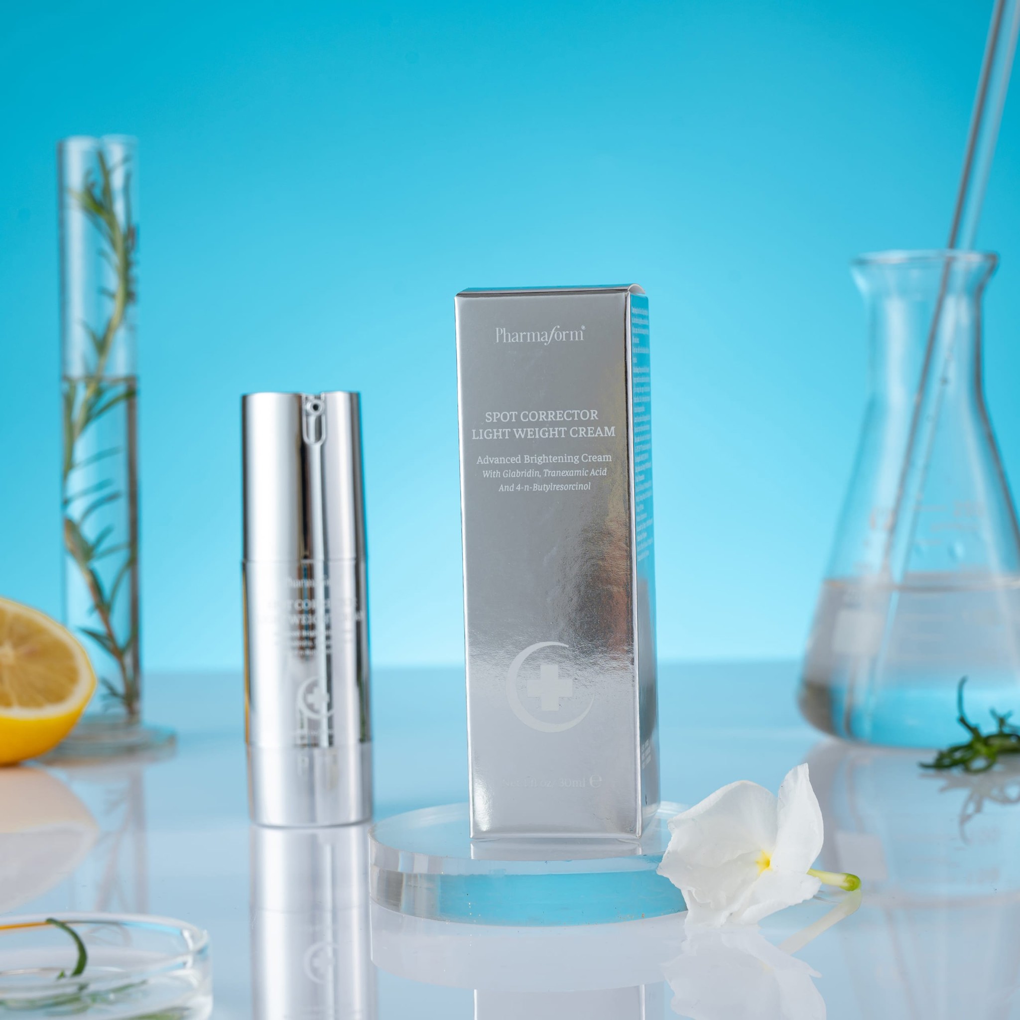 Kem Dưỡng Pharmaform Spot Corrector Light Weight Cream dưỡng trắng giảm thâm nám