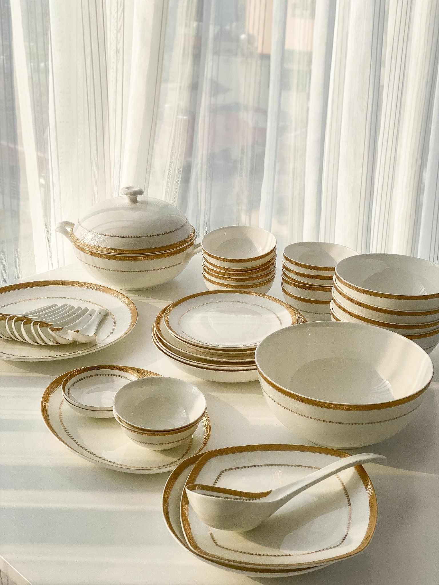  Bộ đồ ăn sứ xương hoàng gia anh 