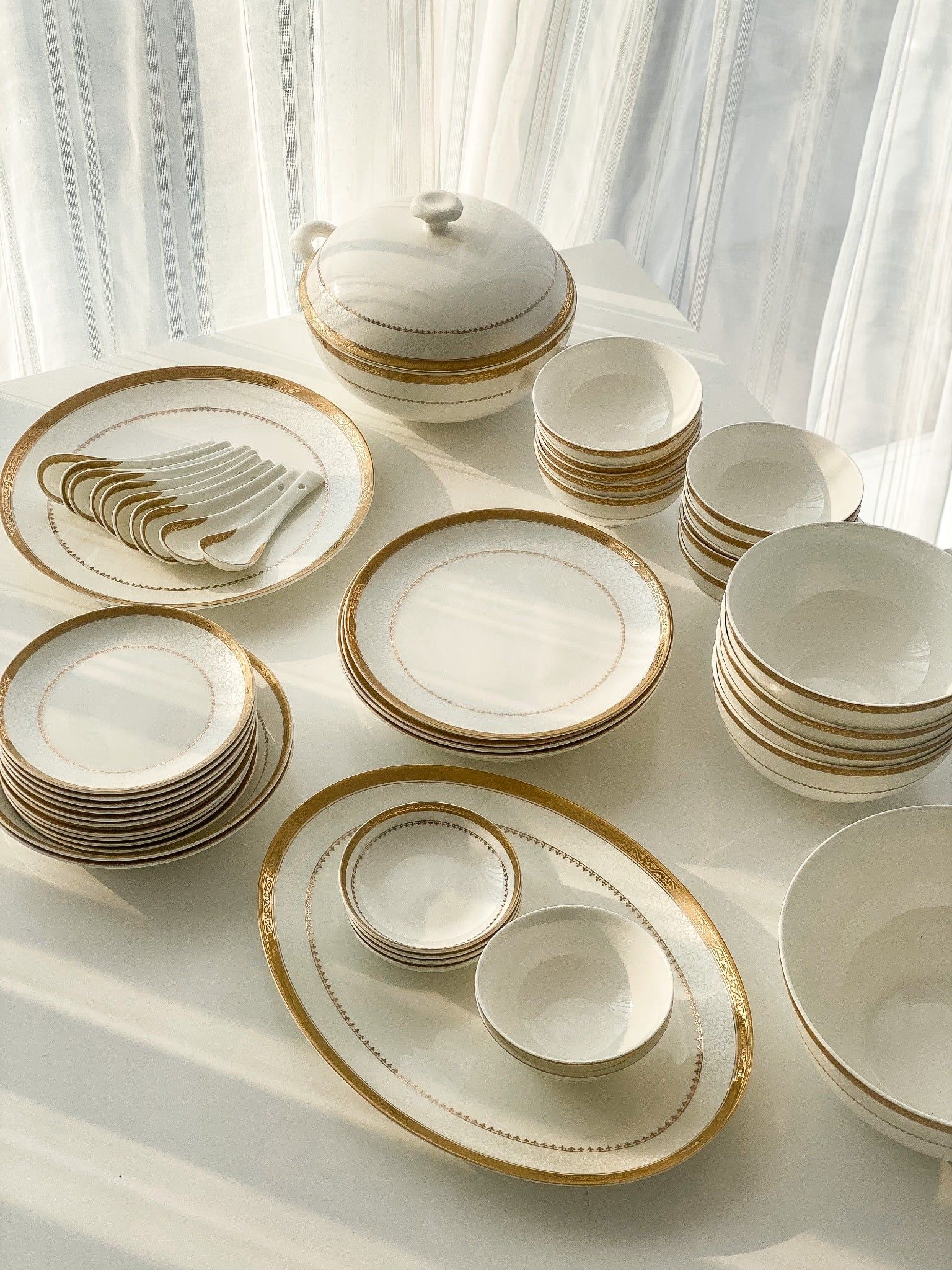  Bộ đồ ăn sứ xương hoàng gia anh 