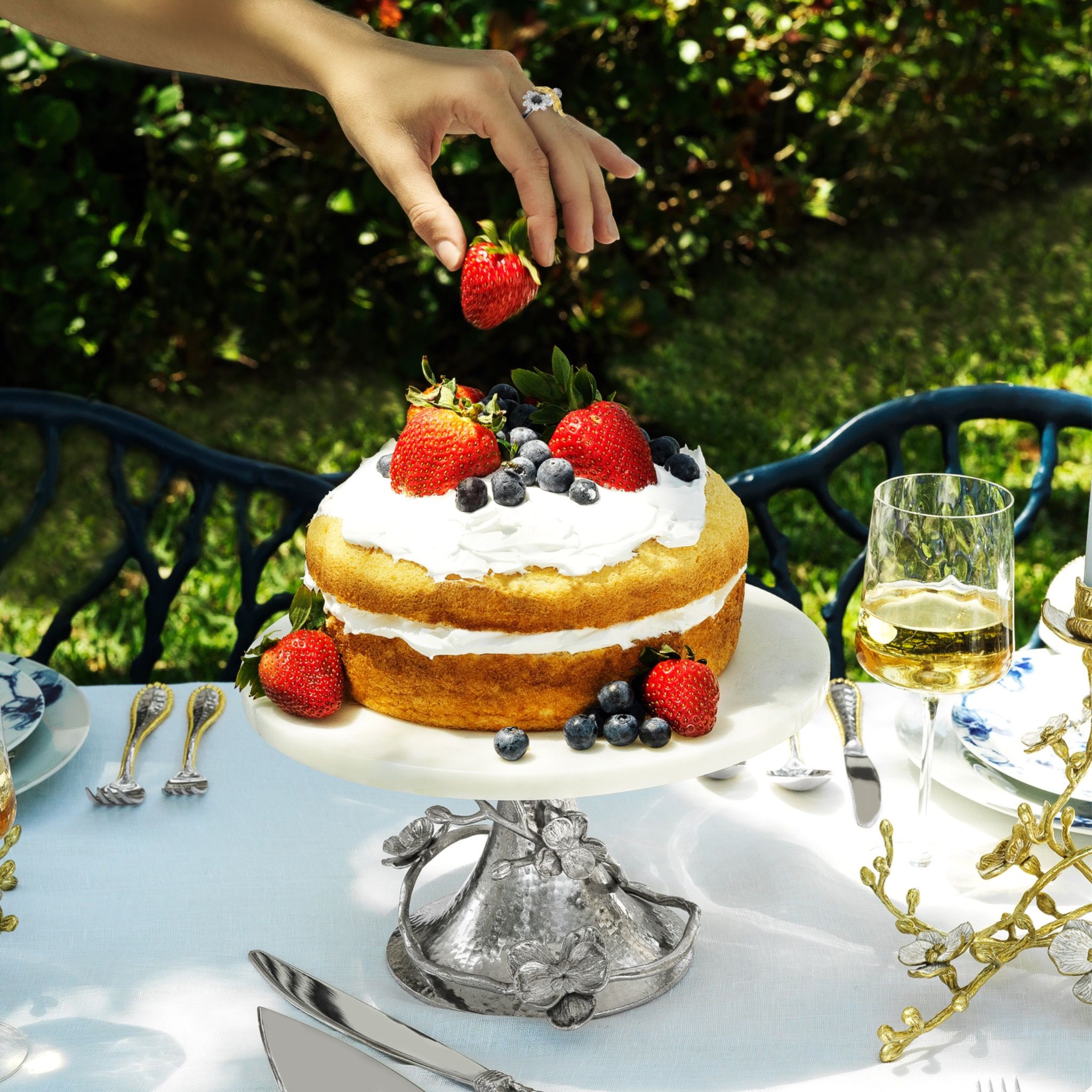  Chân bồng có nắp White Orchid Michael Aram 