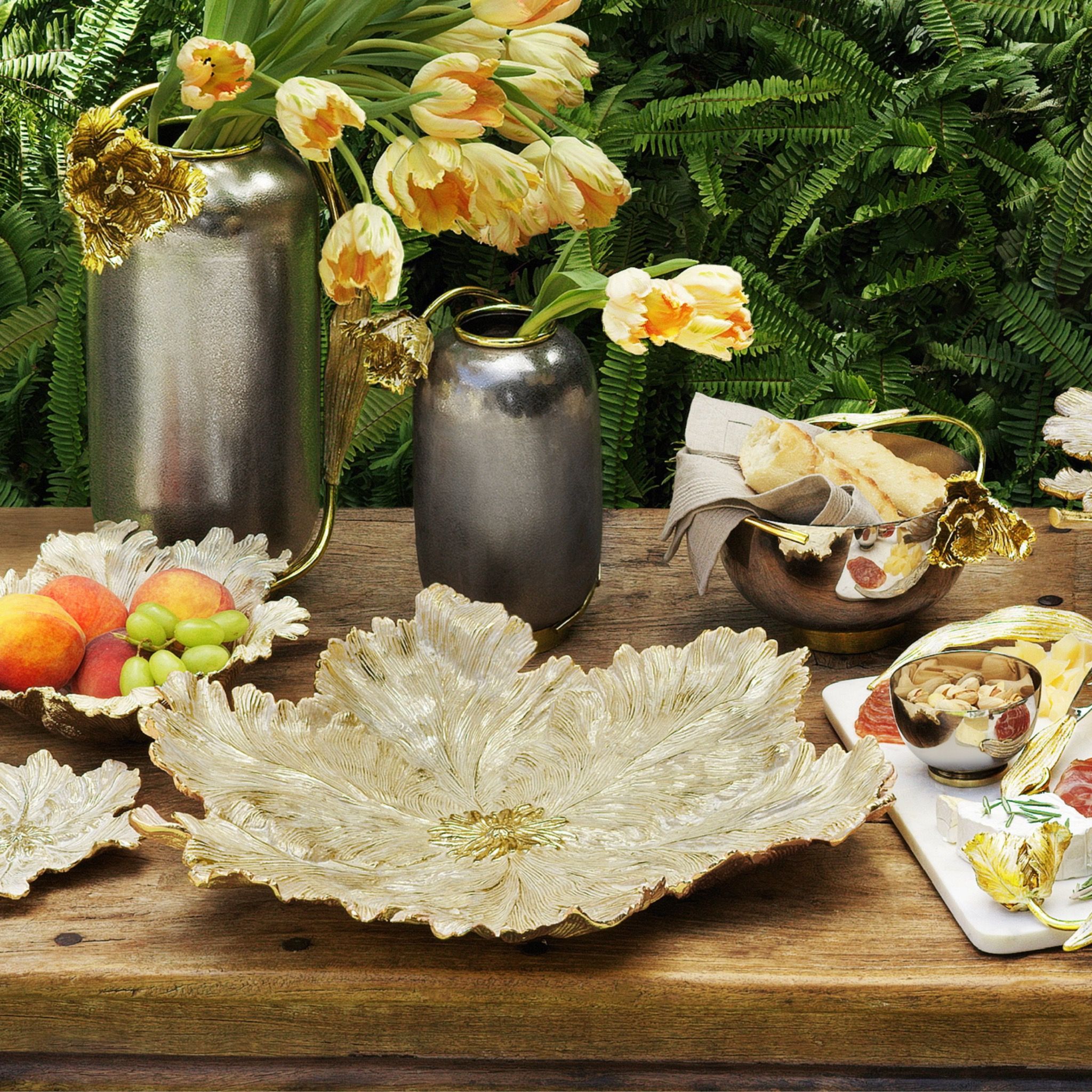  Đĩa Tulip Centerpiece Michael Aram 48,3cm 