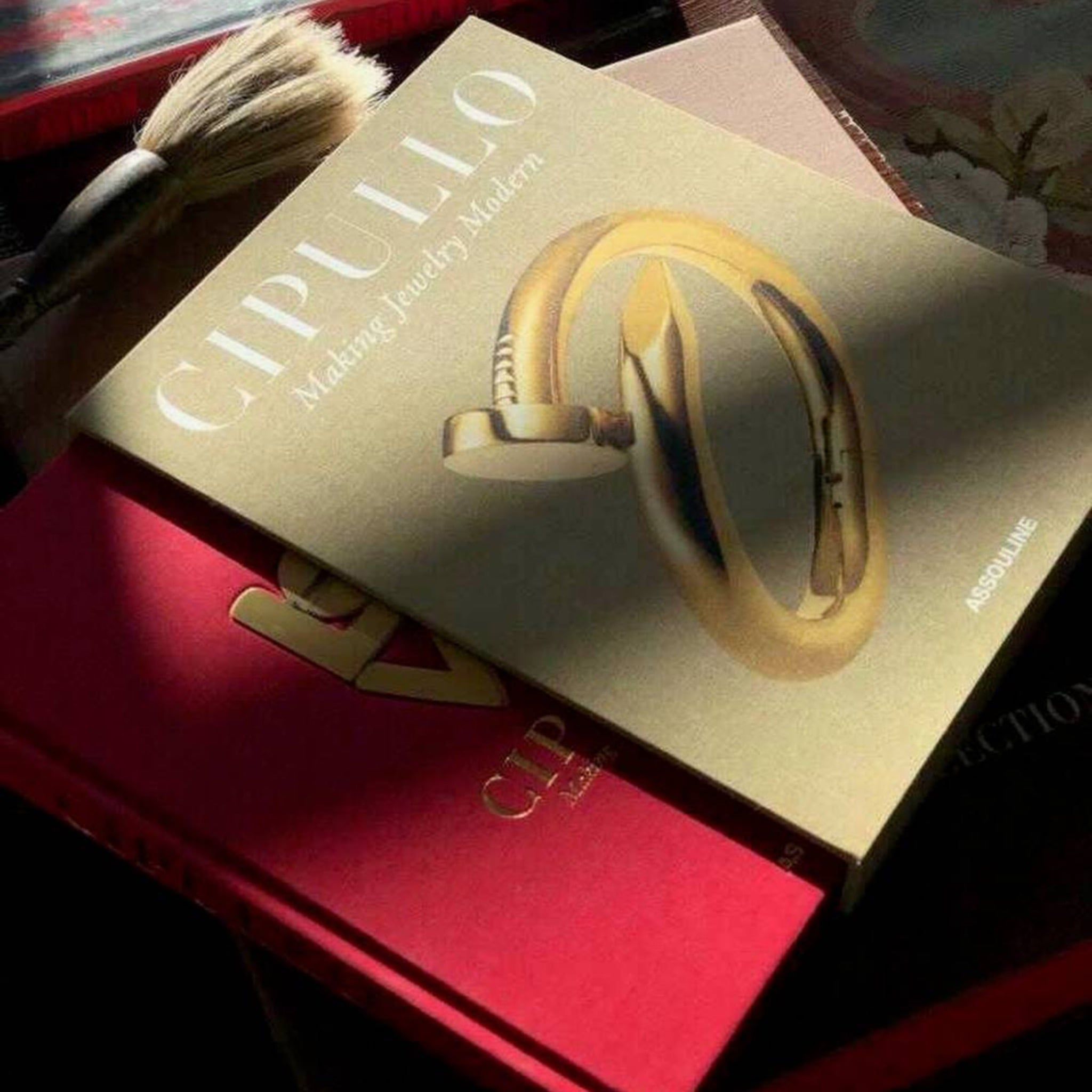  Sách Cipullo: Making Jewelry Modern Assouline 