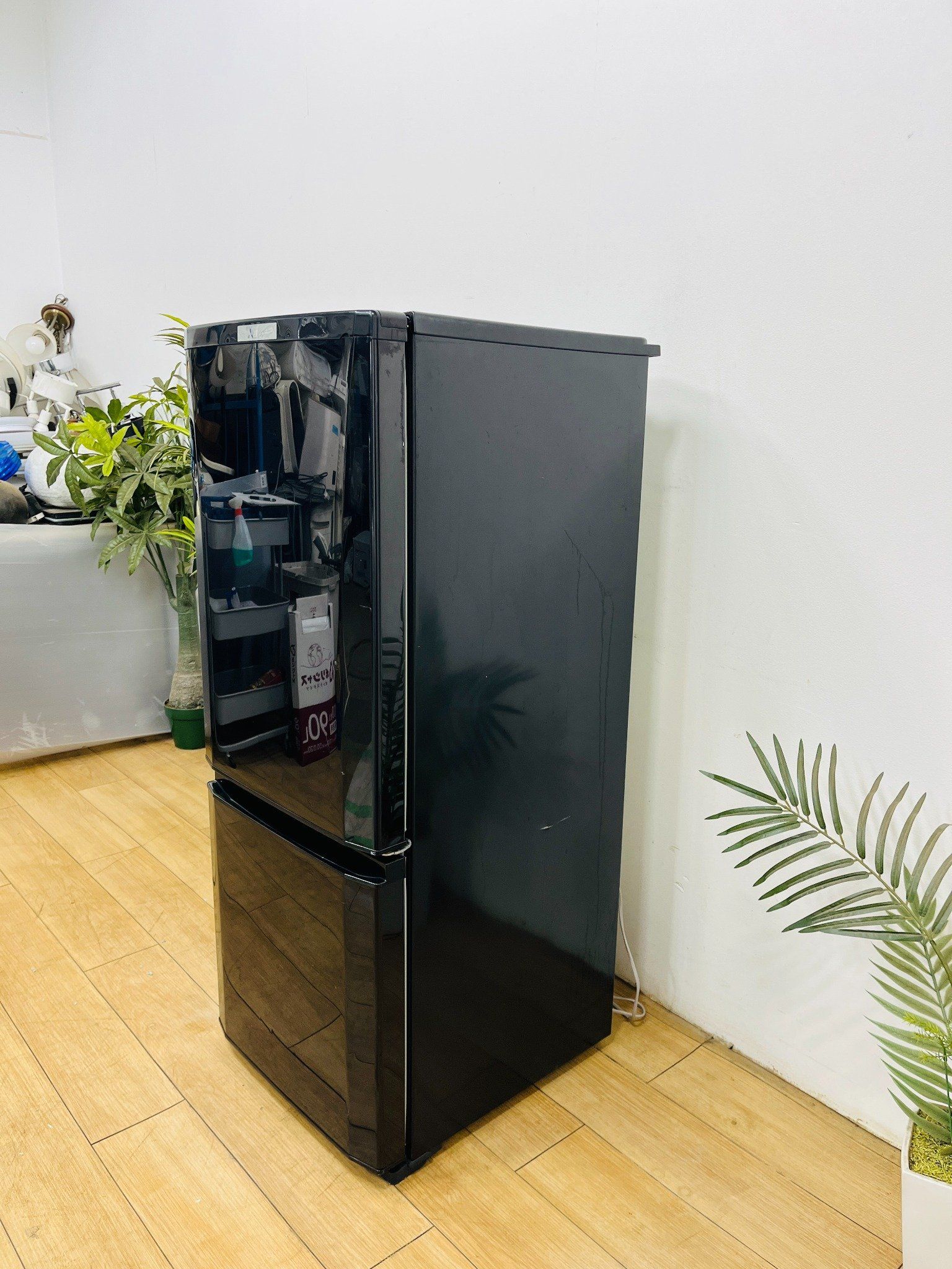 Set Fridge 150L C 19 Mitsubishi - Washing machine 8kg B 18 Sharp