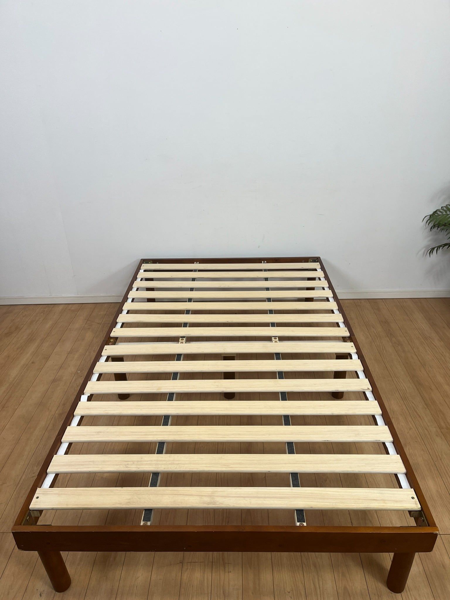 Semi double bed frame H437 – Hallo Japan Recycle Store