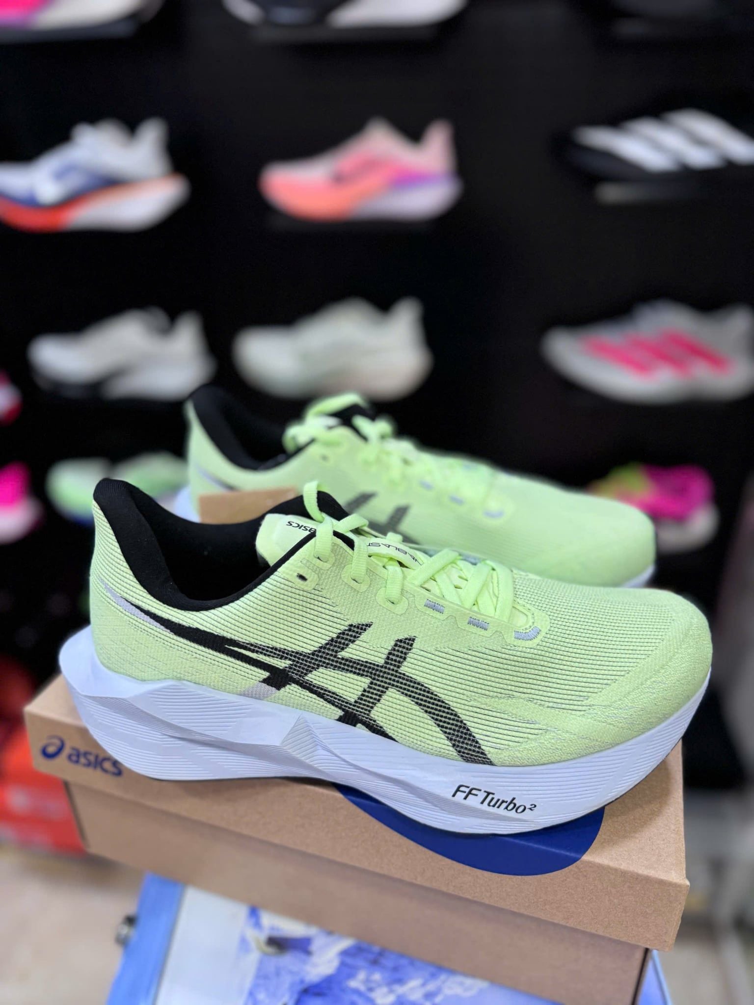Giày Chạy Bộ Asics Novablast 6 -  1011C243 750