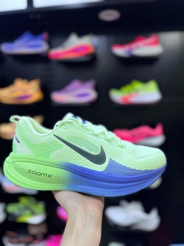  Giày Chạy Bộ Nike Vomero 18 Green - HM6803 111 
