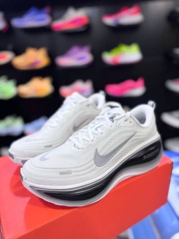  Giày Chạy Bộ Nike Vomero Plus - II7181 102 