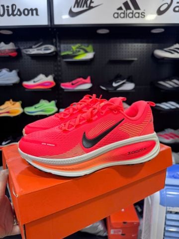  Giày Chạy Bộ Nike Vomero 18 - HM6804 803 