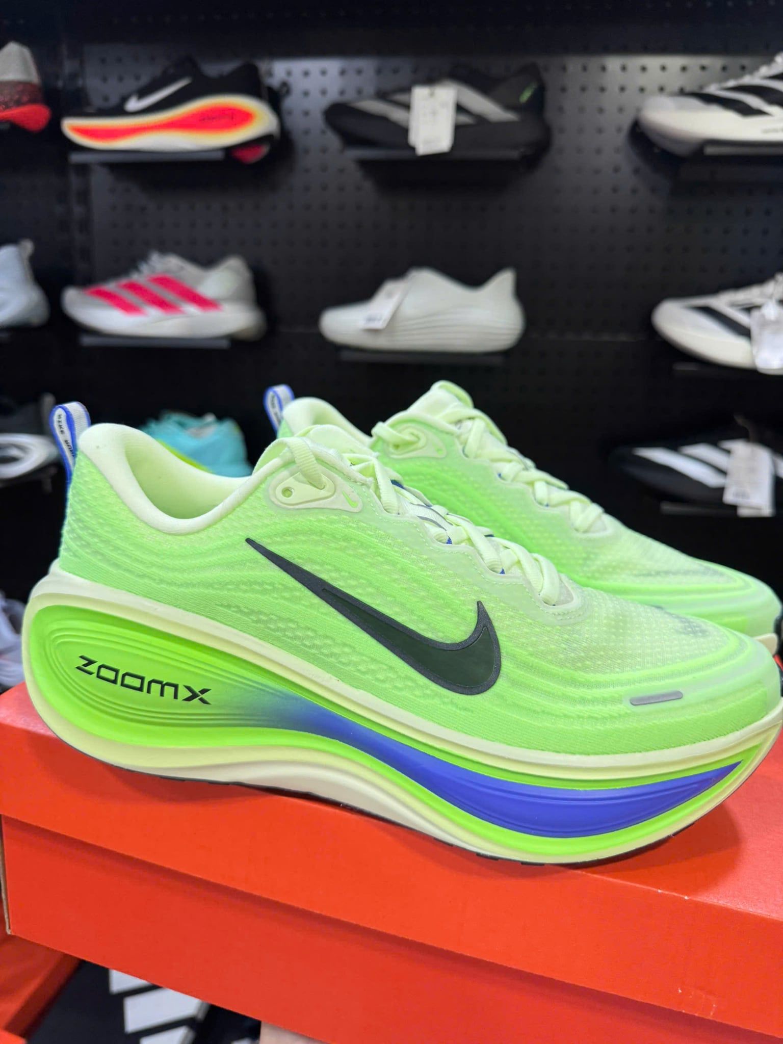 Giày Chạy Bộ Nike Vomero Plus - HV8150 702