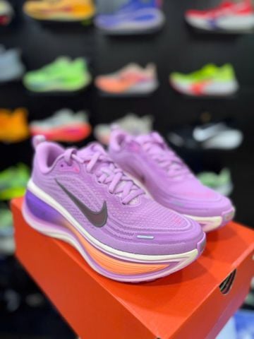  Giày Chạy Bộ Nike Vomero Plus Women's  ‘Light Magenta’ - HV8154-503 