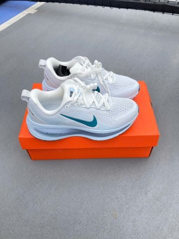  Giày Chạy Bộ Nike Vomero 18 - HM6804 103 