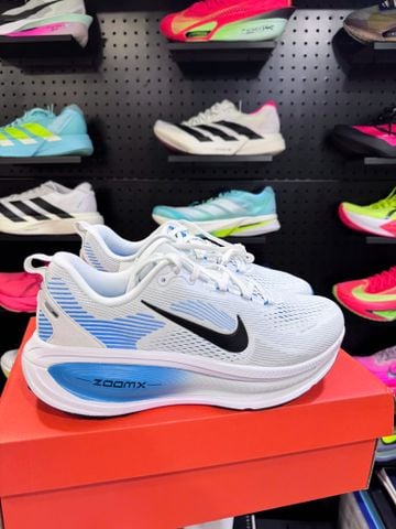  Giày Chạy Bộ Nike Vomero 18 Trắng Xanh Dương (Nam)  - HM6803 109 