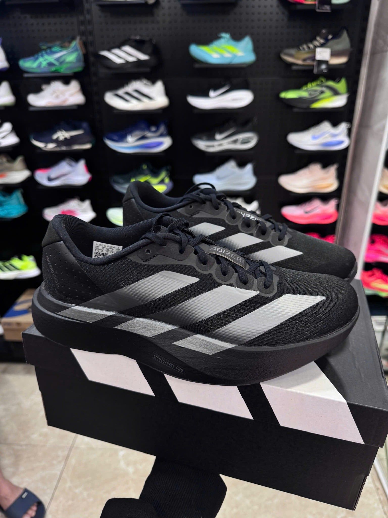 Giày Chạy Bộ Adizero Evo SL Đen Bạc -  JP7147