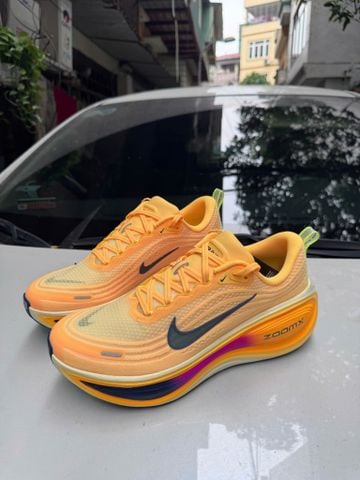  Giày Chạy Bộ Nike Vomero Plus Yellow - HV8150 802 