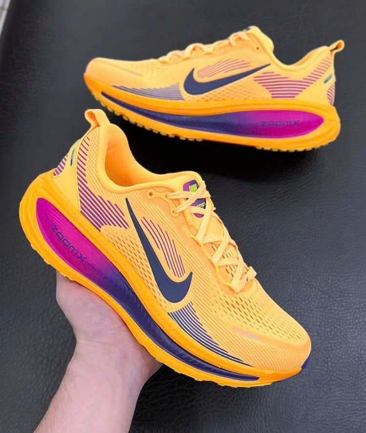 Giày Chạy Bộ Vomero 18 Yellow - HM6803 802