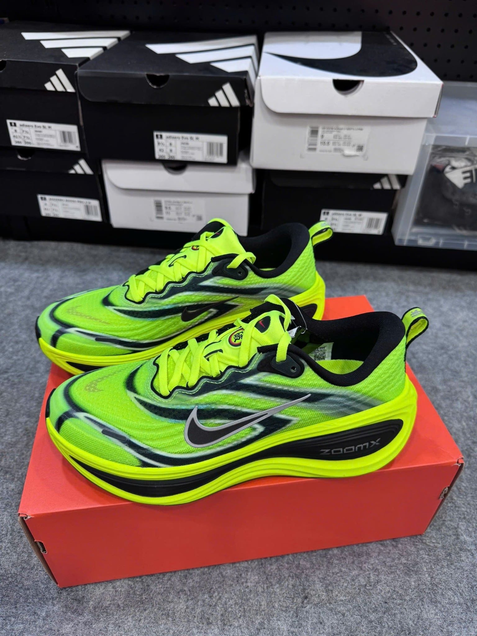 Giày Chạy Bộ Nike Vomero Plus SE - IM8072 999