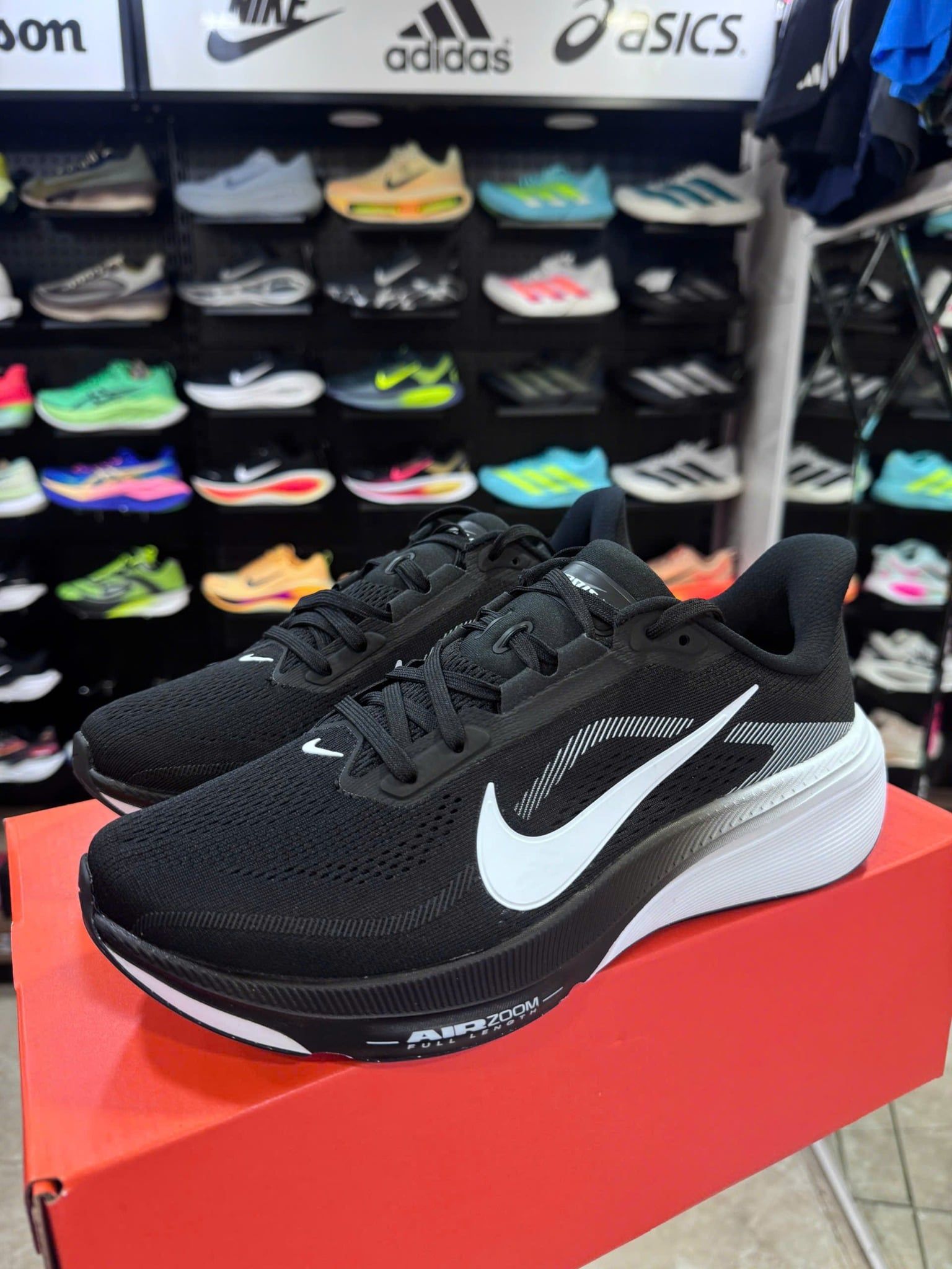 Giày Chạy Bộ Pegasus 42 Black/White - IB1873 001