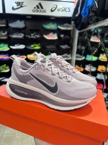  Giày Chạy Bộ Nike Vomero 18 Particle Rose Silt Red -  HM6804 607 