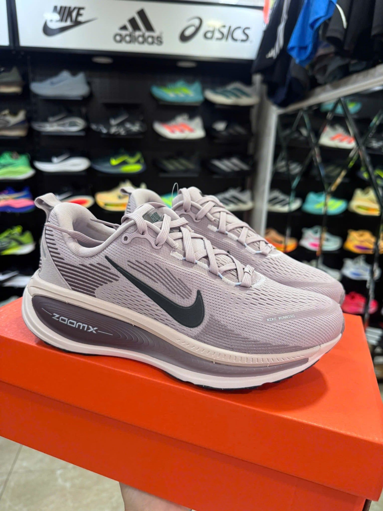 Giày Chạy Bộ Nike Vomero 18 Particle Rose Silt Red -  HM6804 607