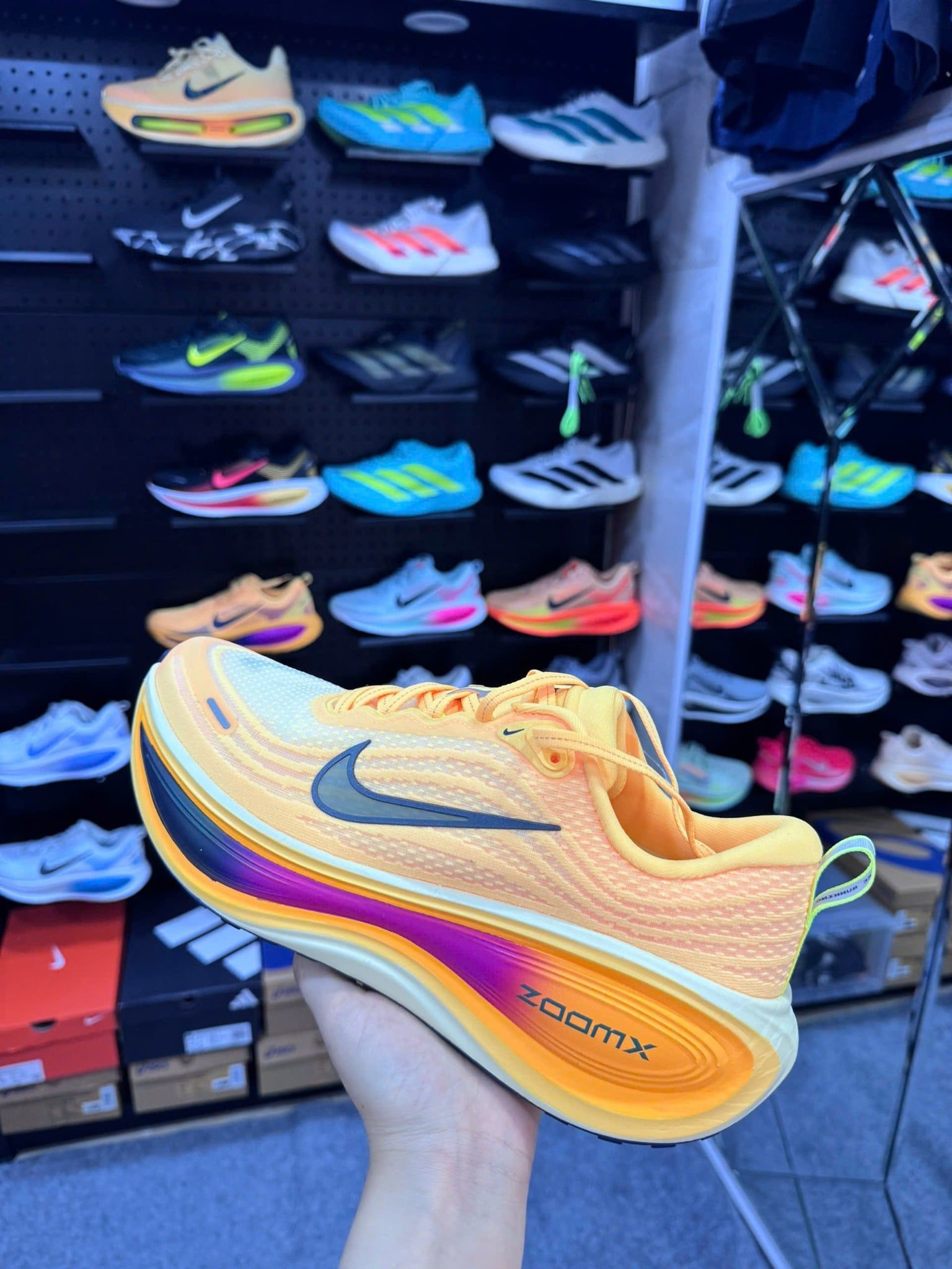 Giày Chạy Bộ Nike Vomero Plus Yellow - HV8150 802