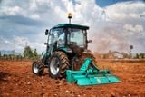  Máy kéo Lovol TE404E - Phiên bản Cabin 
