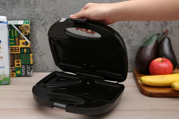 Máy nướng bánh mì BlueStone SBB-2333