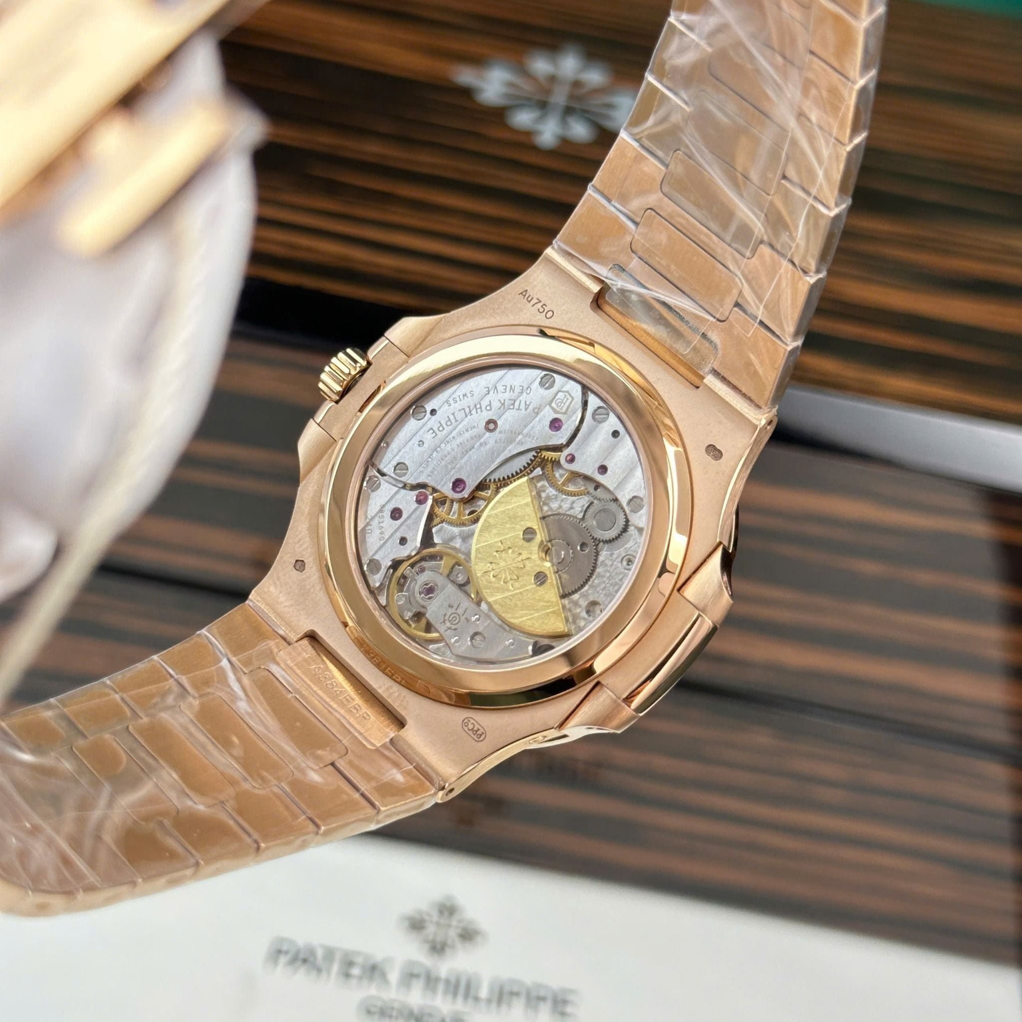 PATEK PHILIPPE NAUTILUS 40 MM - Đồng Hồ Patek Philippe - Nam - DHNTT419