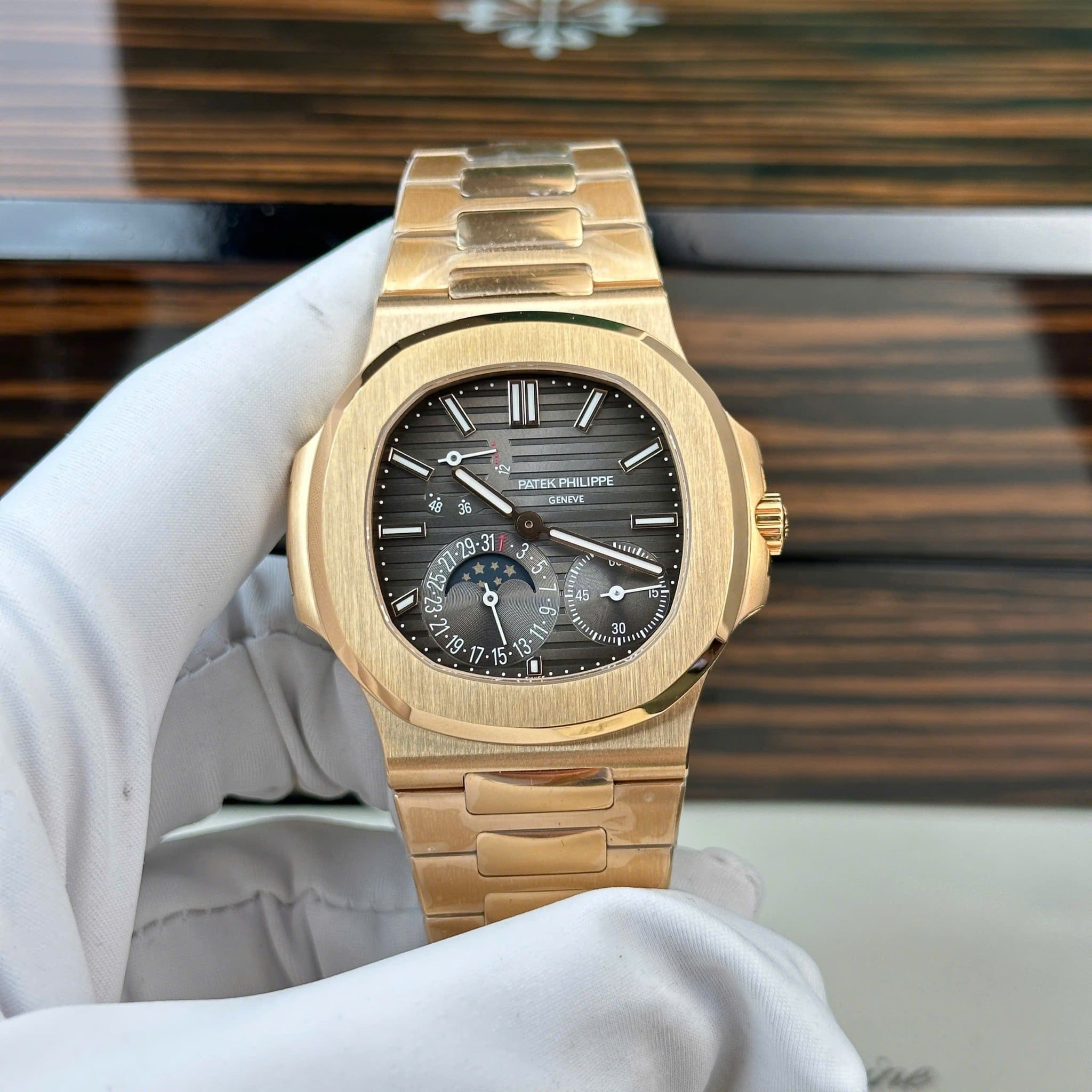 PATEK PHILIPPE NAUTILUS 40 MM - Đồng Hồ Patek Philippe - Nam - DHNTT419