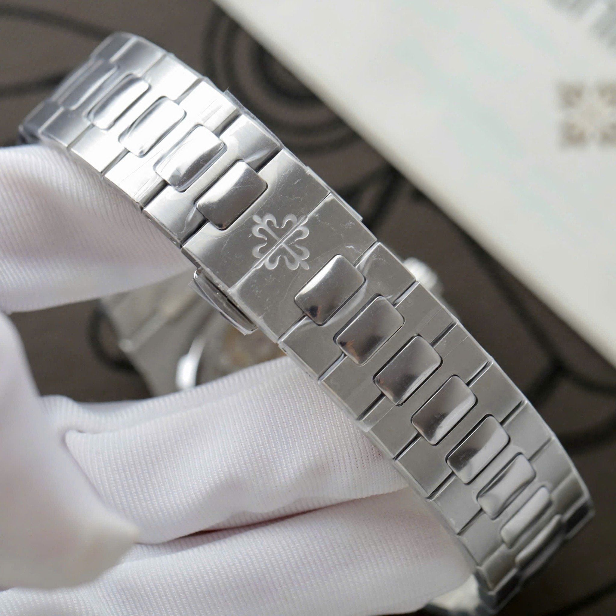 PATEK PHILIPPE NAUTILUS 40 MM - Đồng Hồ Patek Philippe - Nam - DHNTT1558