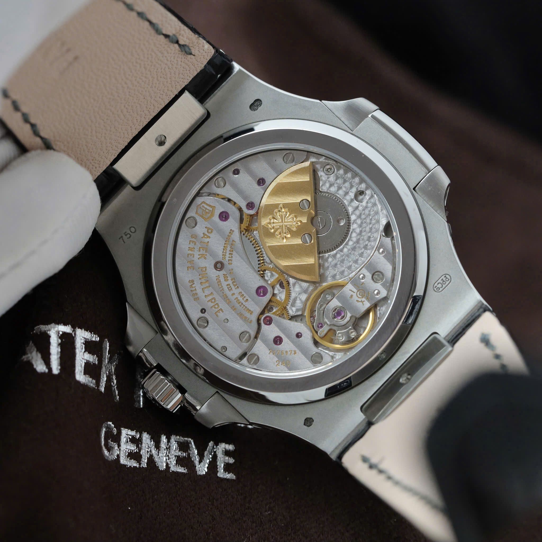 PATEK PHILIPPE NAUTILUS 40 MM - Đồng Hồ Patek Philippe - Nam - DHNTT445