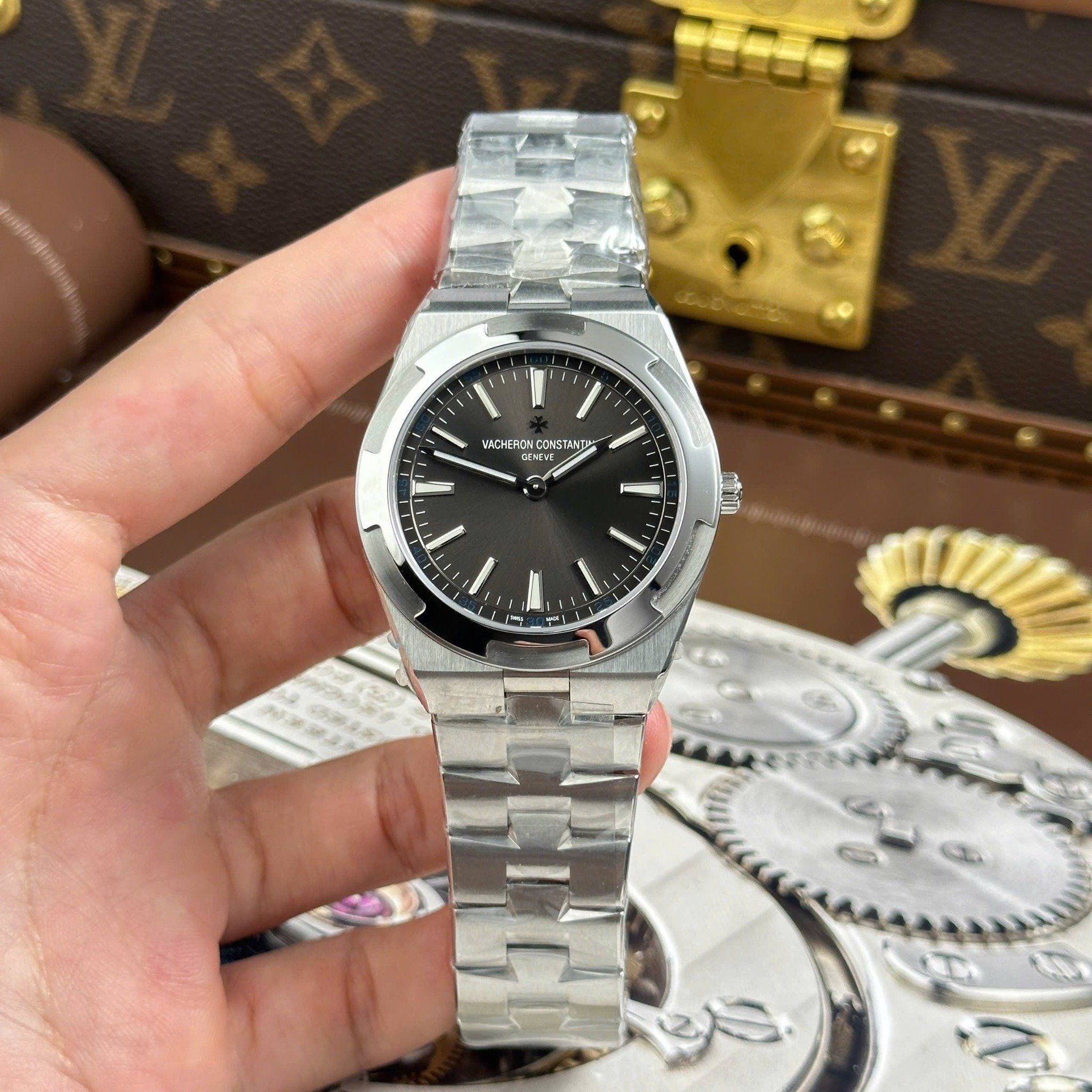 VACHERON CONSTANTIN OVERSEAS 40 MM - Đồng Hồ Vacheron Constantin - Nam - DHNTT1372