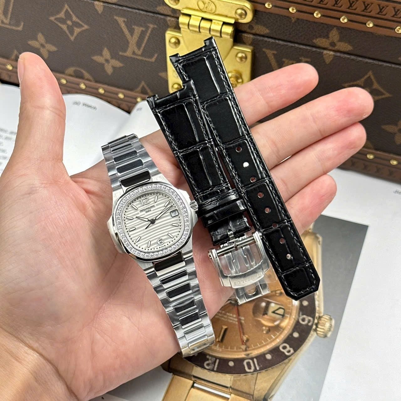 PATEK PHILIPPE NAUTILUS 32 MM - Đồng Hồ Patek Philippe - Nữ - DHTT100