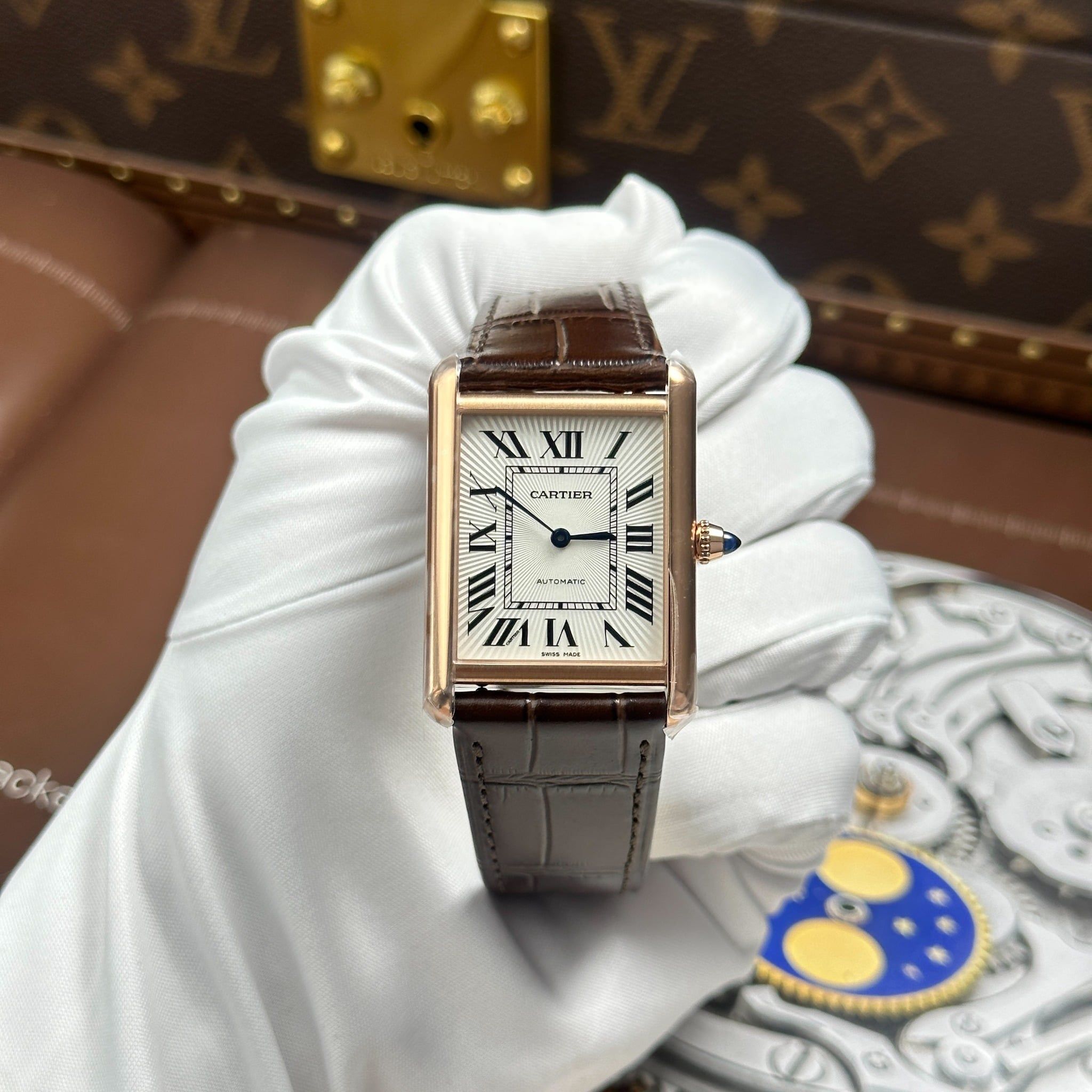CARTIER TANK LOUIS 28 MM - Đồng Hồ Cartier - Nam - DHNTT1520