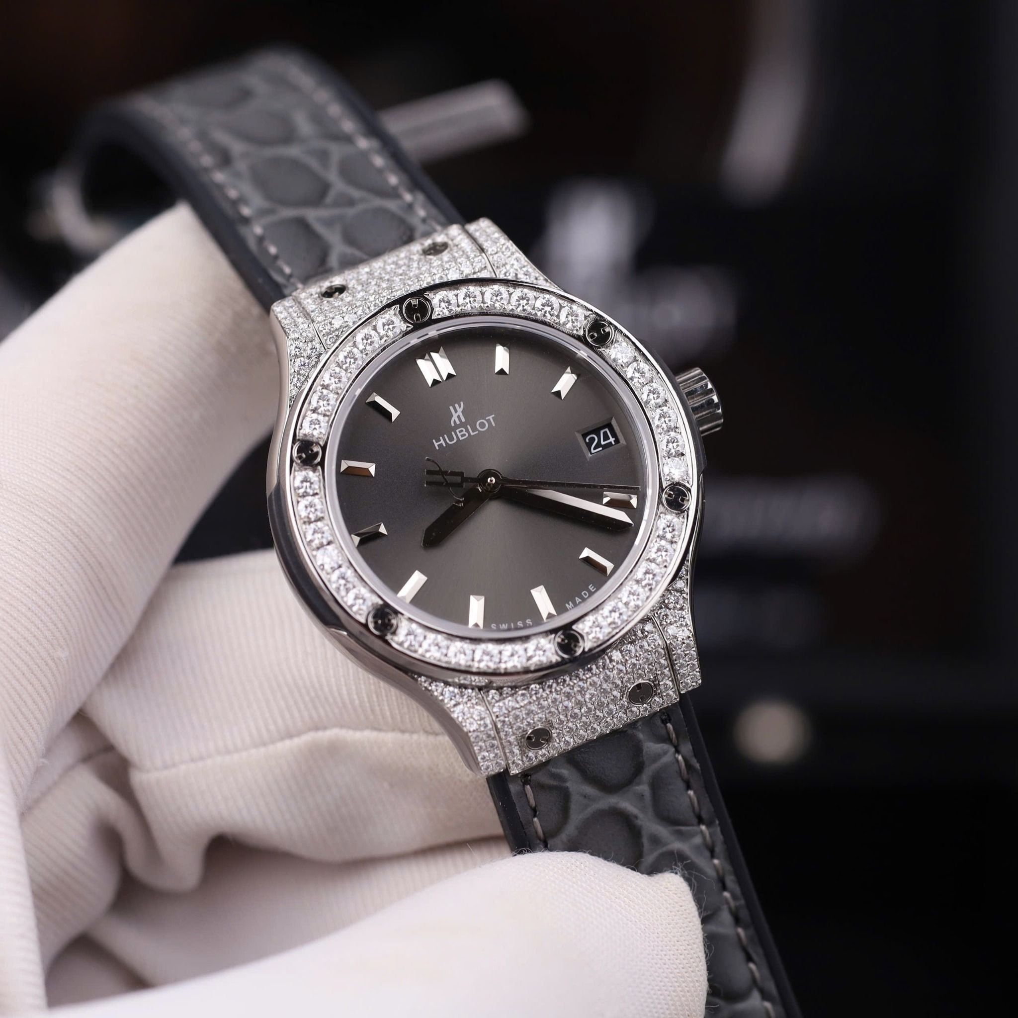HUBLOT CLASSIC FUSION 33 MM - Đồng Hồ Hublot - Nữ - DHTT191