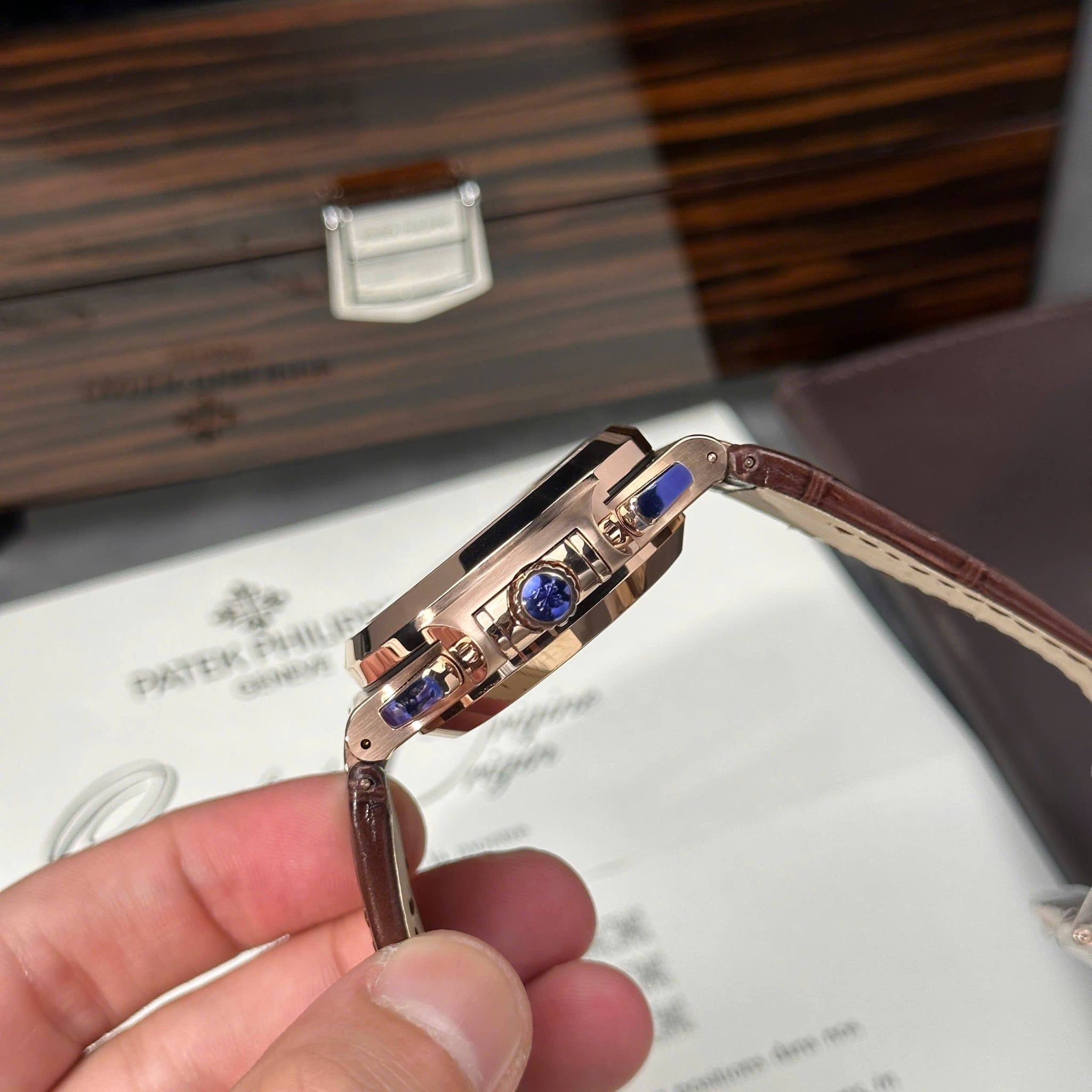 PATEK PHILIPPE NAUTILUS 40 MM - Đồng Hồ Patek Philippe - Nam - DHNTT1434