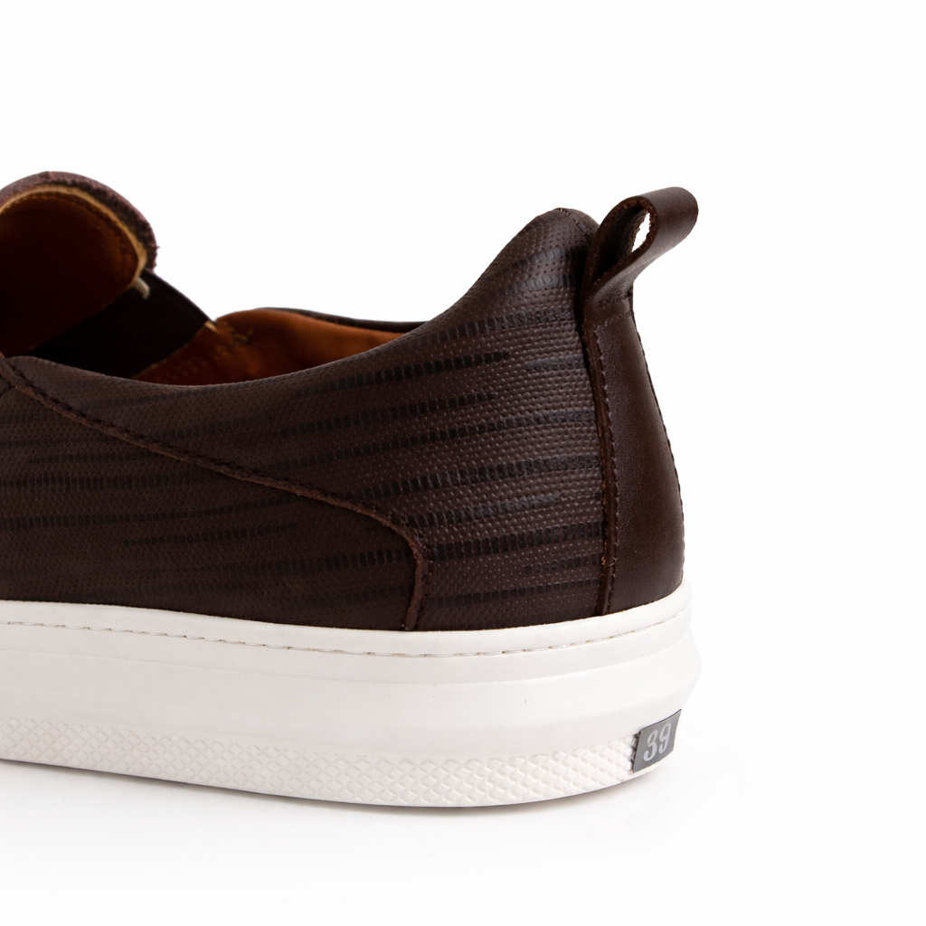  Giày Sneaker Slip-On TOMOYO – Nâu Đế Trắng - Đi Làm – Đi Chơi TMN51102 - Da 2 lớp 