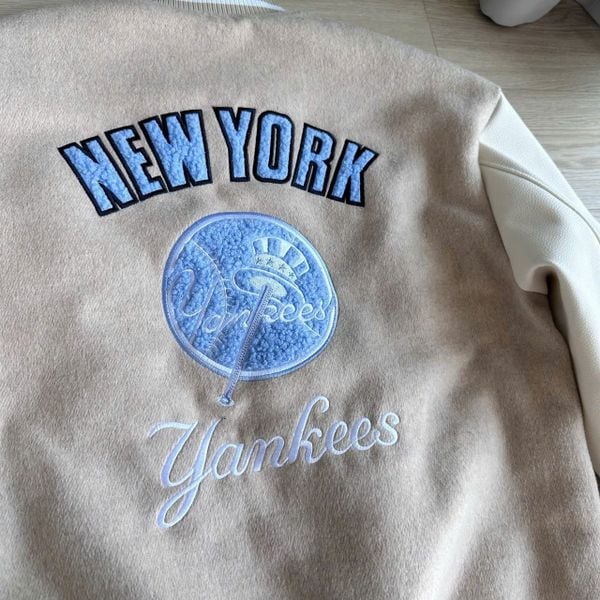 2768 - HÀNG CHÍNH HÃNG - ÁO KHOÁC NEW ERA - VARSITY -  NY Yankees - Be - Code: 13782614 