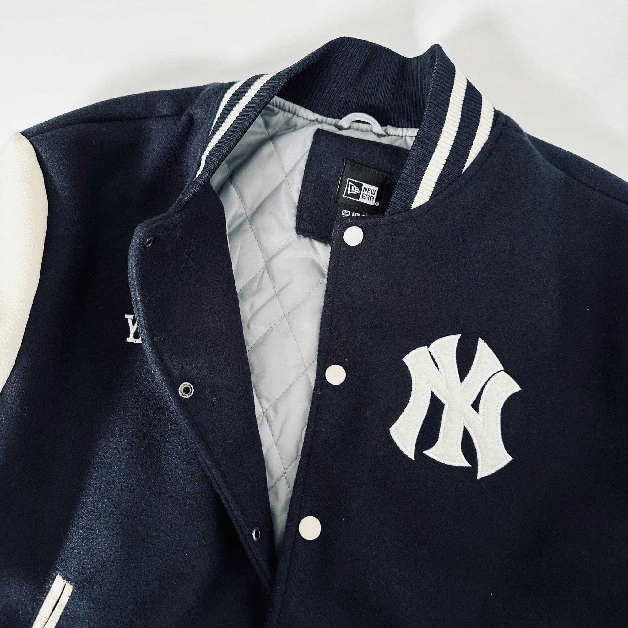  2762 - HÀNG CHÍNH HÃNG - ÁO KHOÁC NEW ERA - VARSITY - YANKEES 1903 - NAVY - CODE: 13783960 