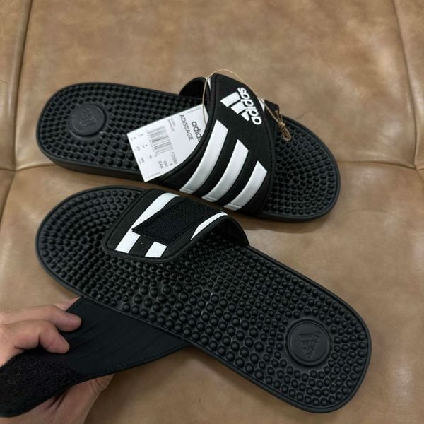  2793- HÀNG CHÍNH HÃNG - DÉP ADIDAS ADISSAGE- BLACK - CODE ;  F35580 