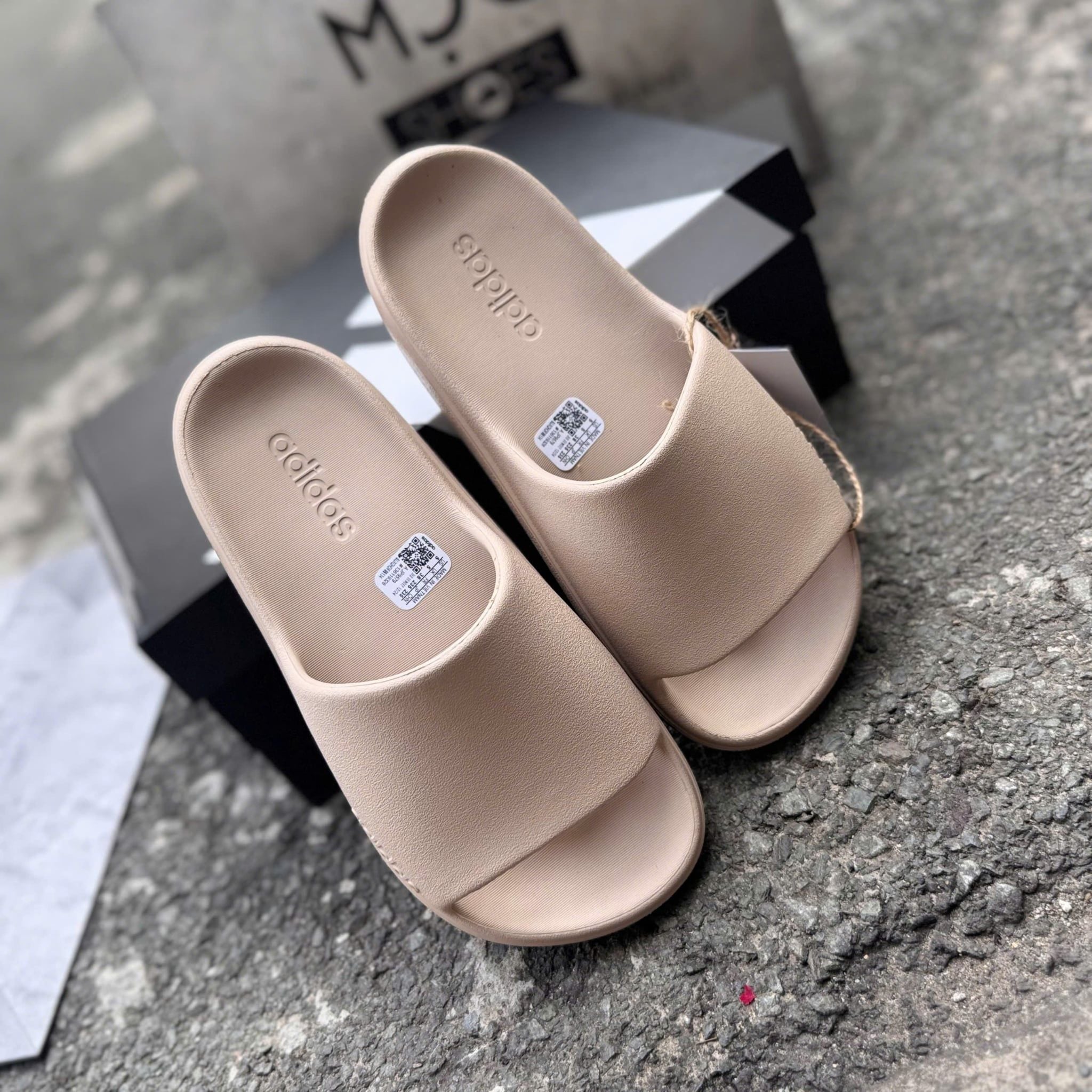  2782 - HÀNG CHÍNH HÃNG - DÉP ADIDAS LUMIA - BE - CODE: JP9579 
