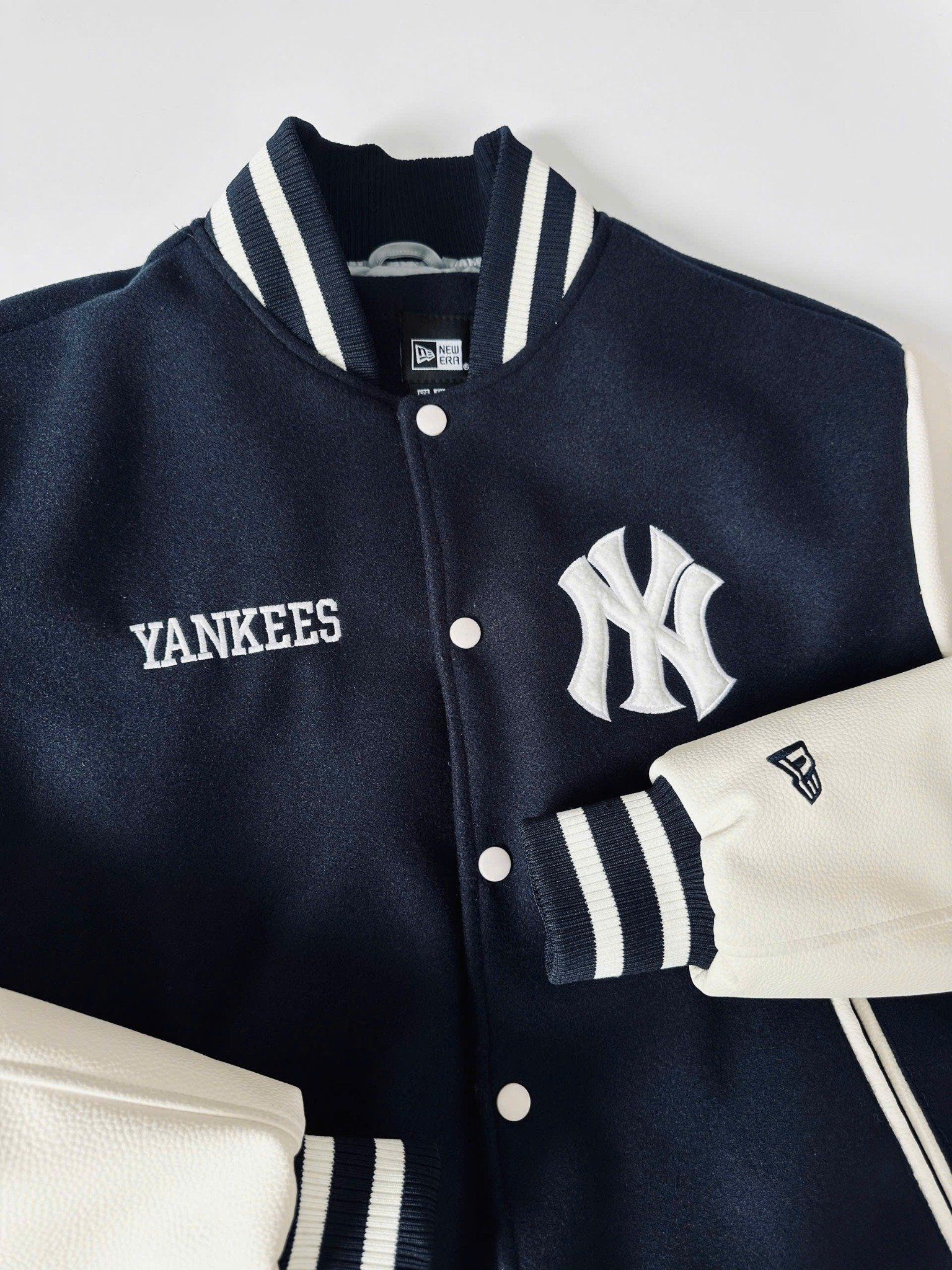  2762 - HÀNG CHÍNH HÃNG - ÁO KHOÁC NEW ERA - VARSITY - YANKEES 1903 - NAVY - CODE: 13783960 