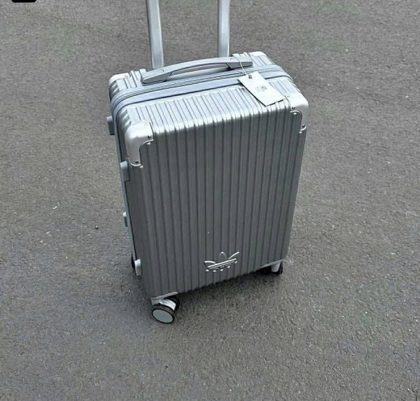  2777 - HÀNG CHÍNH HÃNG - VALI ADIDAS AIRCRAFT SS26 - 22INCH - MÀU GREY 