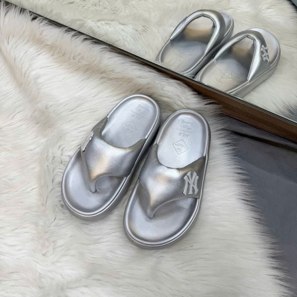  2734 - HÀNG CHÍNH HÃNG - Flip Flops Base - NY Yankees - Xám Bạc - Code: 3ALPBFS43 50GRS 