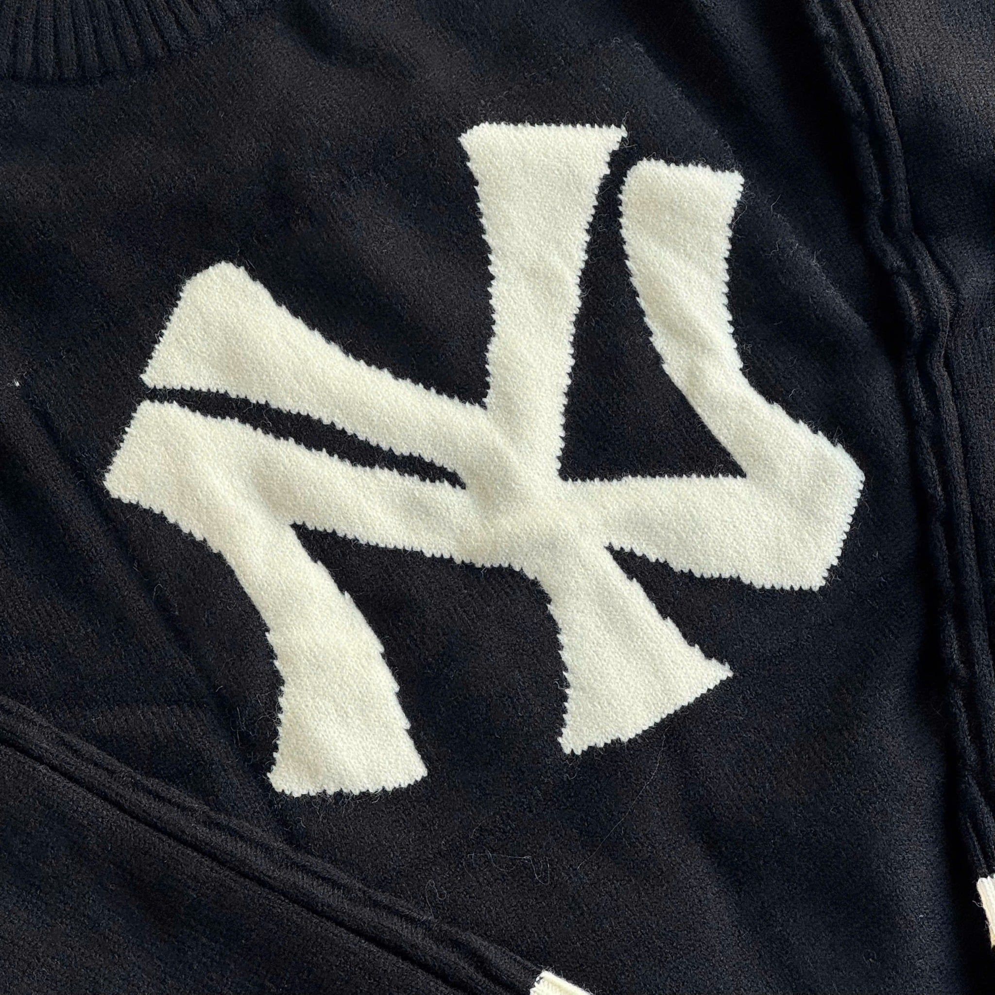  2765 - HÀNG CHÍNH HÃNG - ÁO LEN SWEATER NEW ERA NY BIG LOGO - ĐEN - CODE : 12142452 