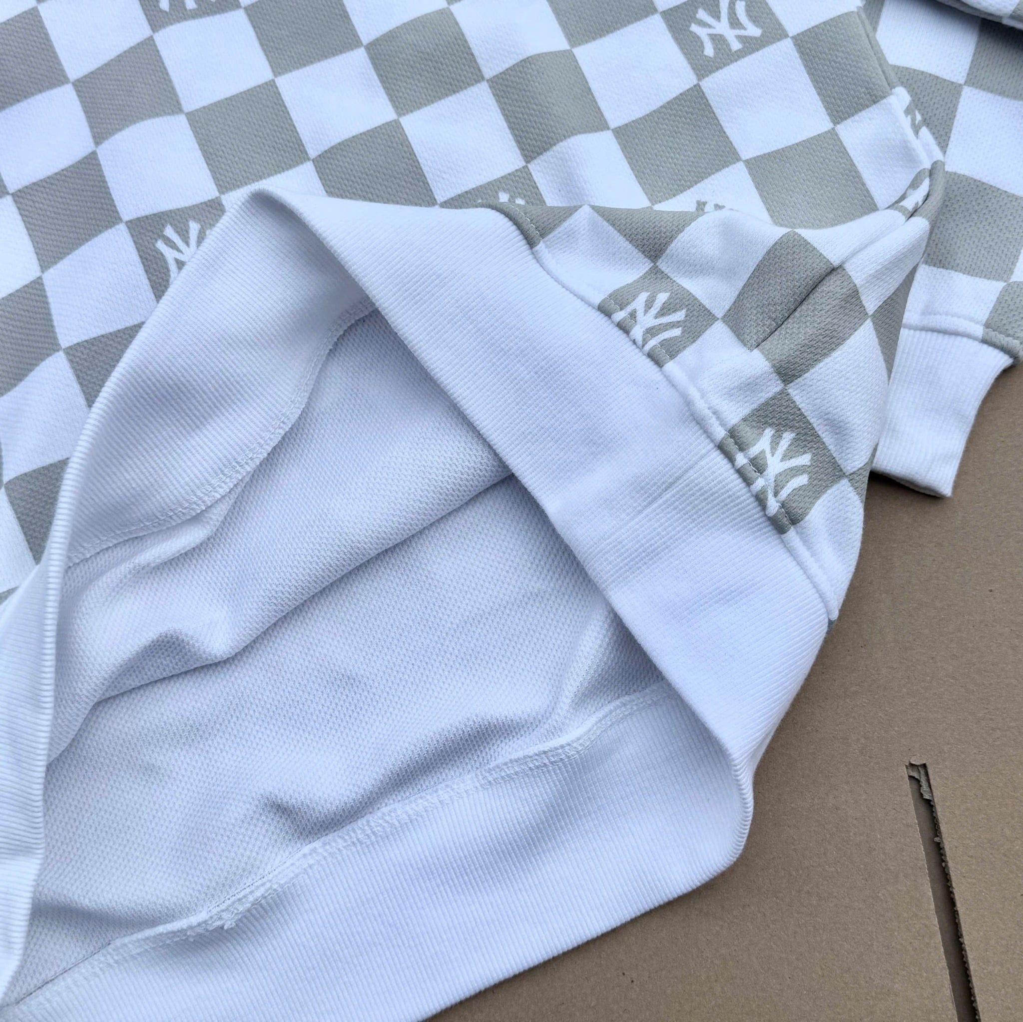  2770 - HÀNG CHÍNH HÃNG - ÁO LEN SWEATER NEW ERA DA CÁ - NY YANKEES - CARO XÁM- CODE: 14742087 