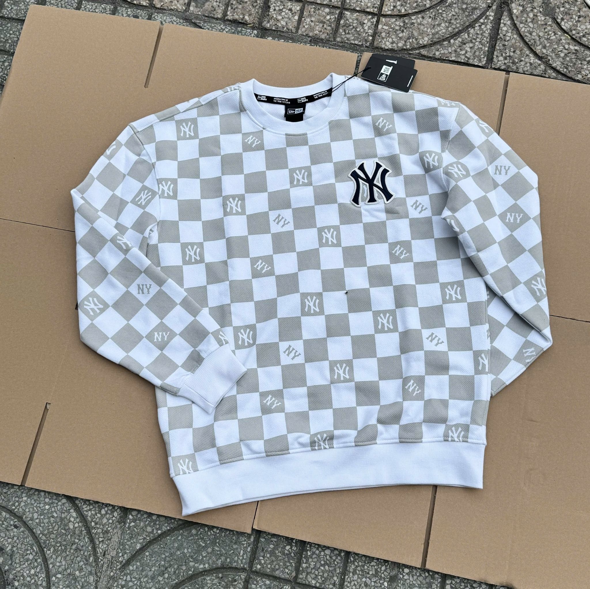  2770 - HÀNG CHÍNH HÃNG - ÁO LEN SWEATER NEW ERA DA CÁ - NY YANKEES - CARO XÁM- CODE: 14742087 