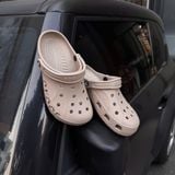  2785 - HÀNG CHÍNH HÃNG - CLOG UNISEX CROCS BAYA - NÂU ĐẬM 